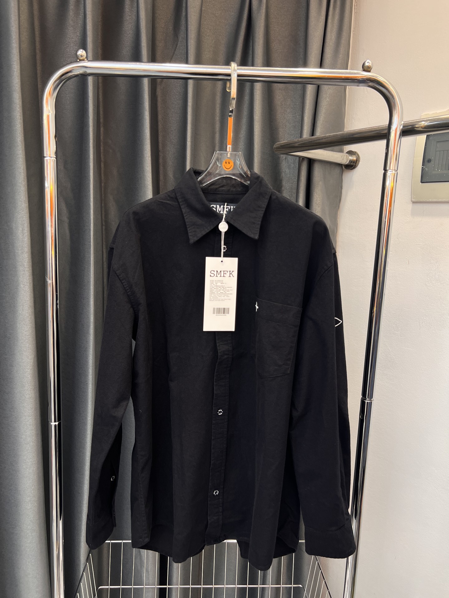 SMFKシャツ 洗い方スーパーコピー 人気 ファッション ビジネス カジュアル 刺繡シャツ ブラック_3
