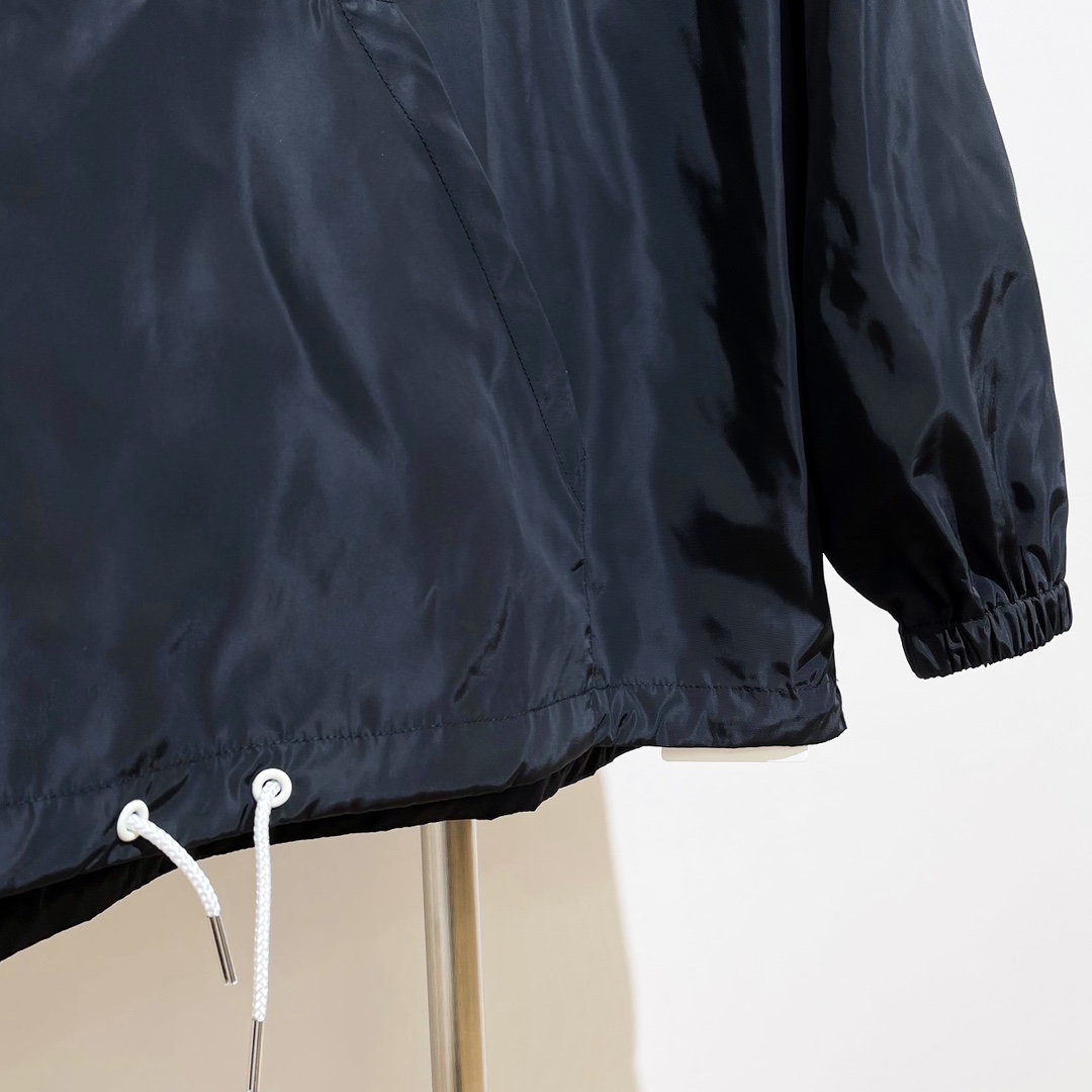 セリーヌジャケットコーデスーパーコピー トップス アウター ファッション 柔らかい 品質保証 シンプル 暖かい 厚い ブラック_5