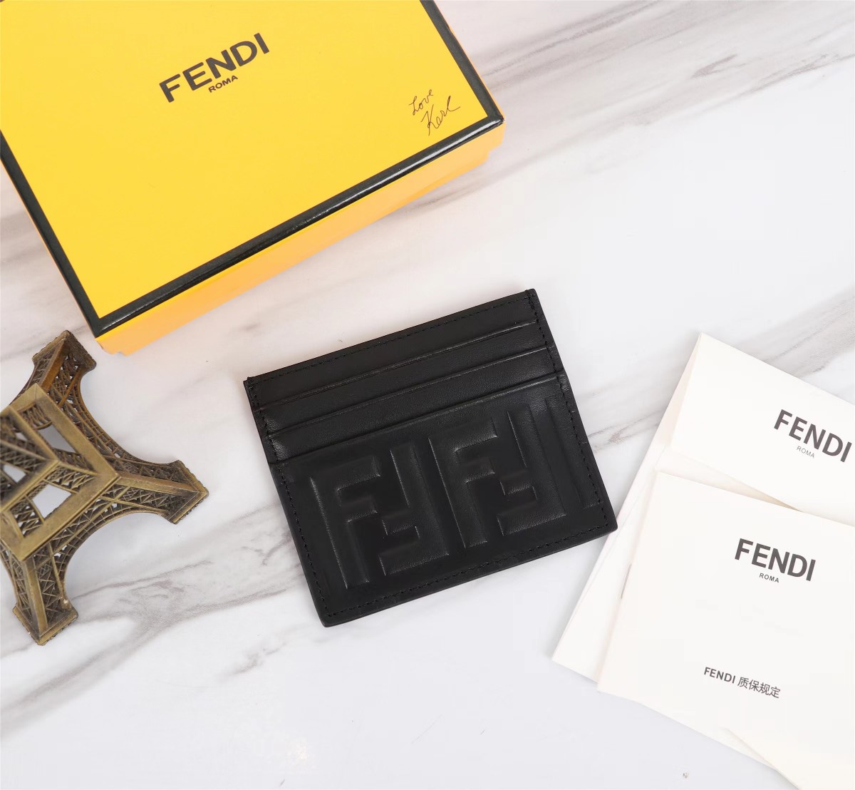 フェンディ財布 ダサいＮ級品 薄型 スリム カード入れ 牛革 レザー  カードケース 磁気防止 人気商品 シンプル ブラック_1