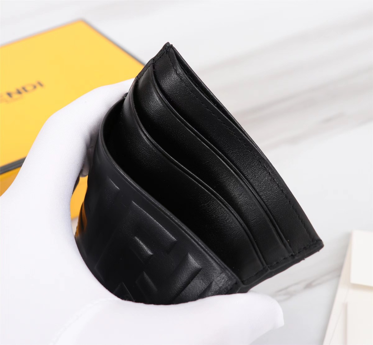 フェンディ財布 ダサいＮ級品 薄型 スリム カード入れ 牛革 レザー  カードケース 磁気防止 人気商品 シンプル ブラック_3