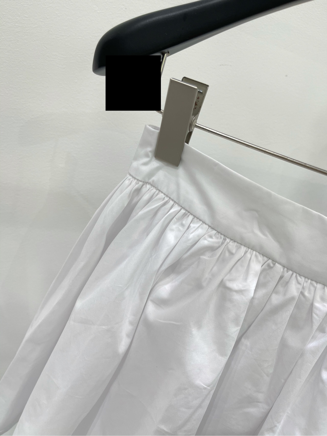個性的 24年夏新款 ミュウミュウ キルティングコピー セット スカート 可愛い レディース 無袖 シンプル ホワイト_6