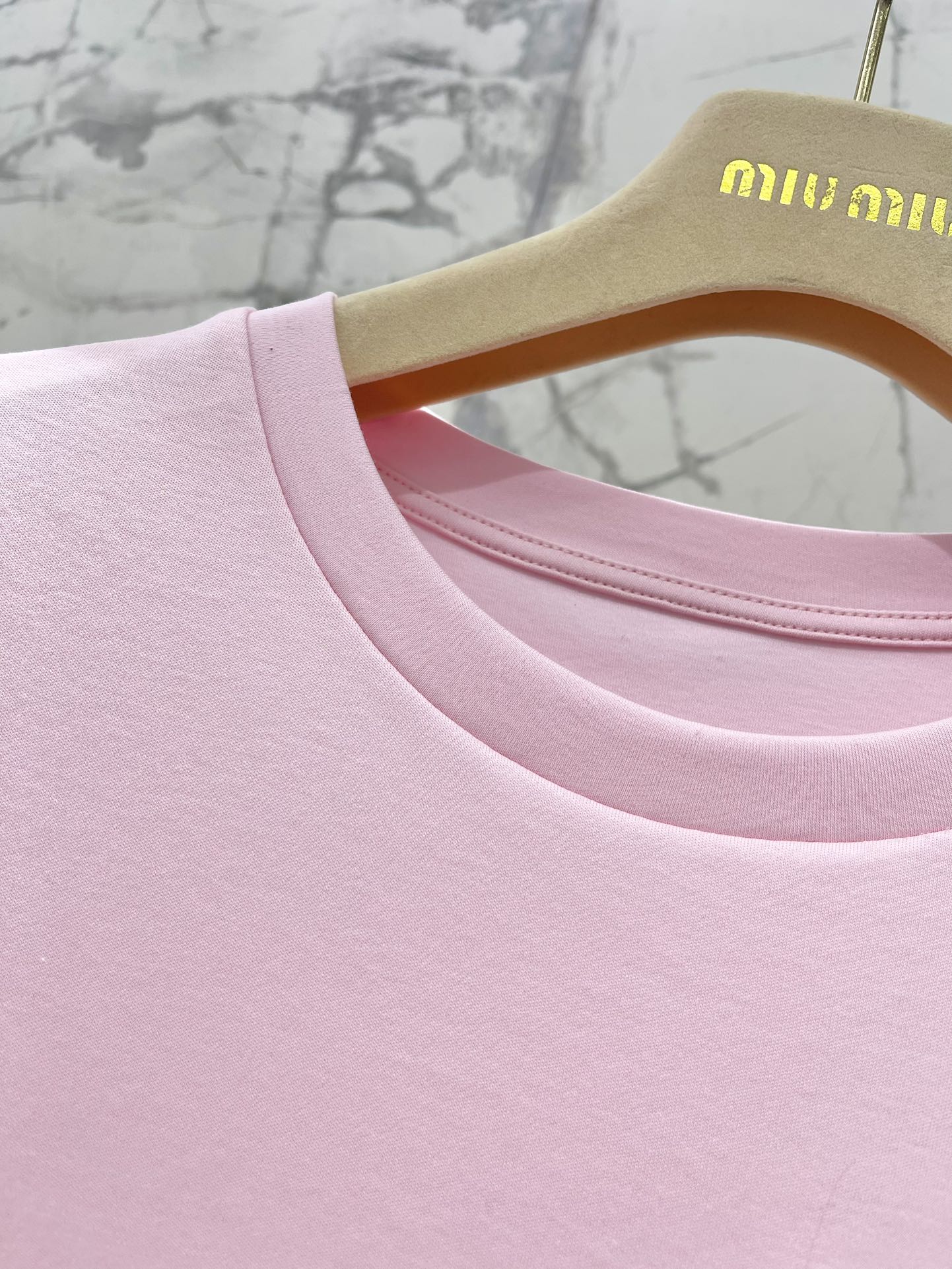 ミュウミュウスカーフスーパーコピー 柔らかい 無袖 Tシャツ トップス ファッション カジュアル 人気 シンプル ピンク_3