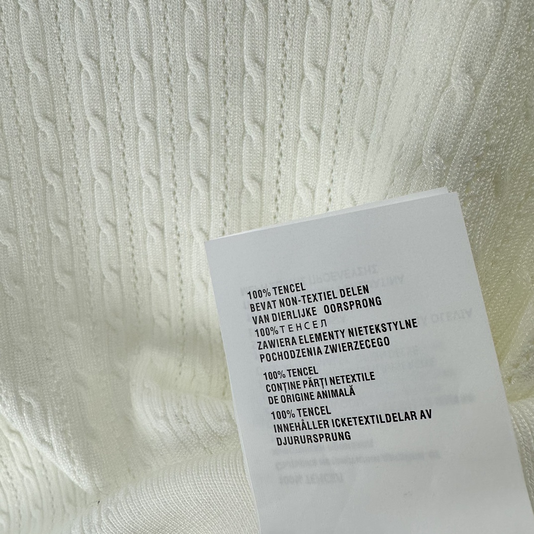 ミュウミュウ ローブルースーパーコピー 短袖 Tシャツ トップス 軽量 薄い シンプル 純綿 HOT品質保証 ホワイト_8