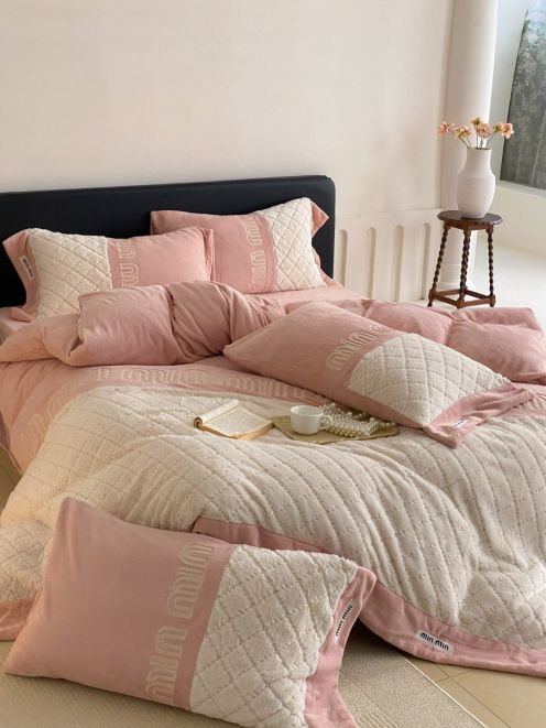miumiu掛け布団 おすすめ激安通販 4点セット人気セット 掛け布団カバー ベッドカバー 枕カバー 柔らかい シンプル ピンク