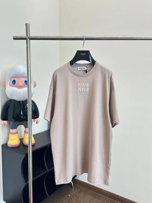 大絶賛 miumiu t シャツ メンズＮ級品 トップス シンプル 半袖 春夏新品 純綿 ファッション 刺繍 グレイ