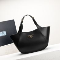 プラダ バッグ 品質コピー 持ちバッグ トートバッグ シンプル 人気定番 実用 ファッション ミニ 魅力的 ブラック