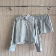 miumiu トップス 中古コピー 運動セット ショットパンツ 長袖シャツ シンプル ファッション 流行品 空色ブルー