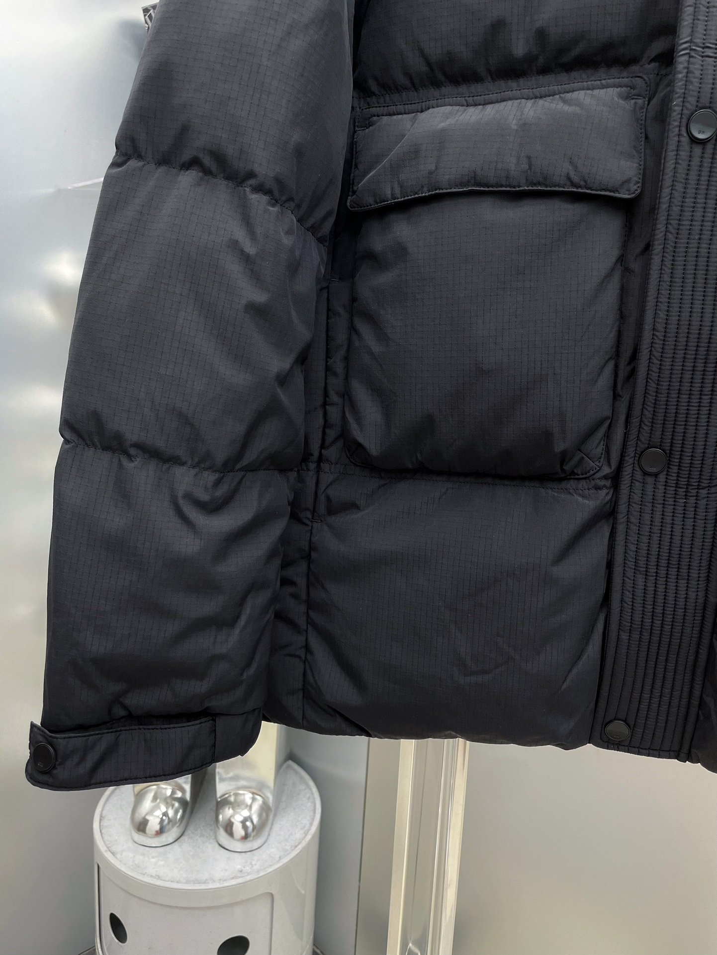 デサントのダウンジャケット激安通販 カジュアル 秋冬品 フード付き 2色可選 ブラック_5