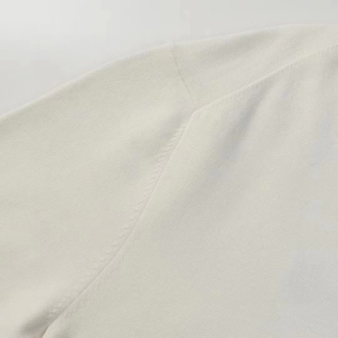フェンディ レディース ニットＮ級品 ニット トップス アウター 柔らかい 暖かい ハイネック 刺繍 メンズ 通気性いい ホワイト_4