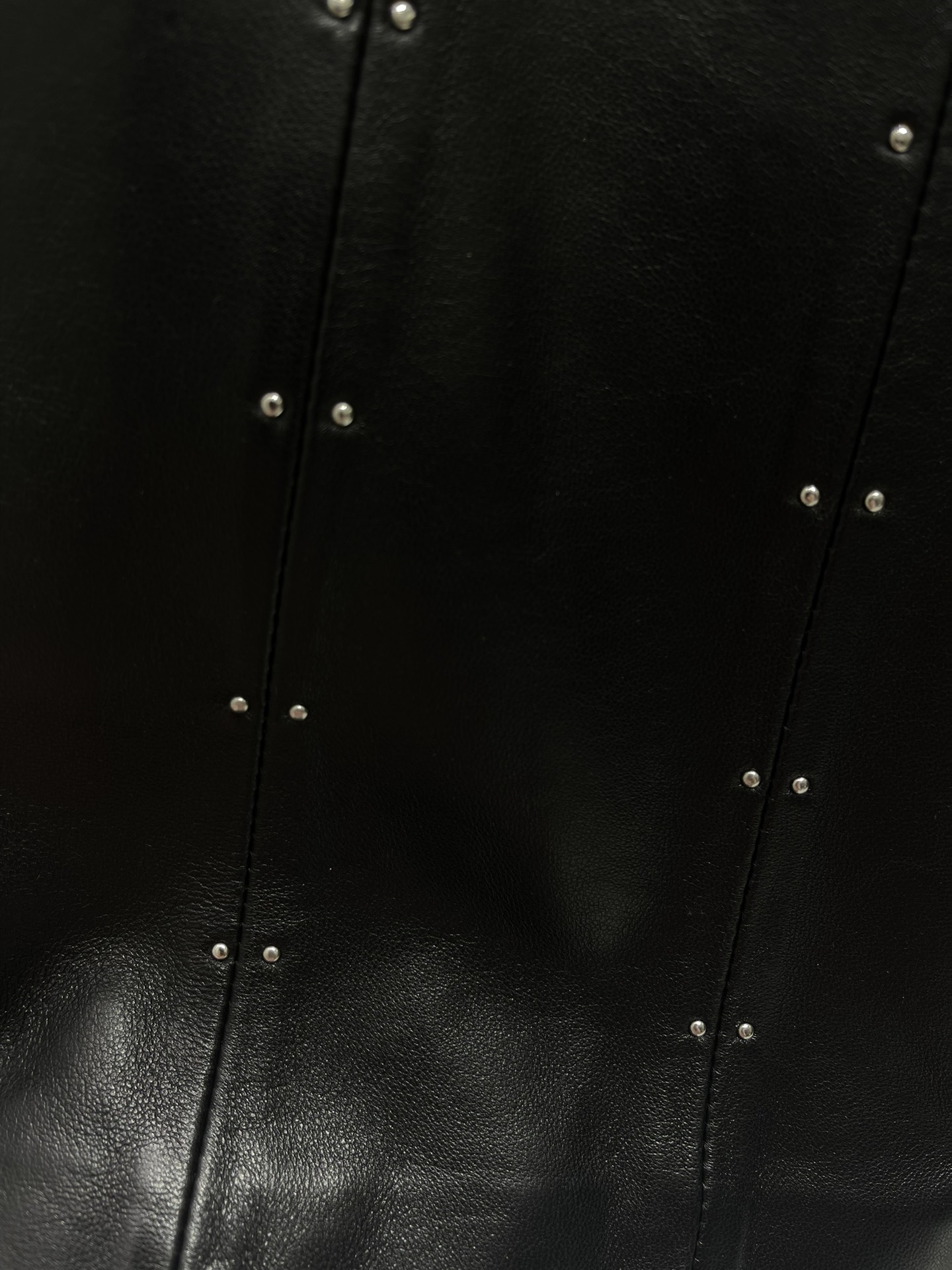 セリーヌ ミニ スカートスーパーコピー 牛革 レザー ファッション シンプル 優雅 ブラック_6