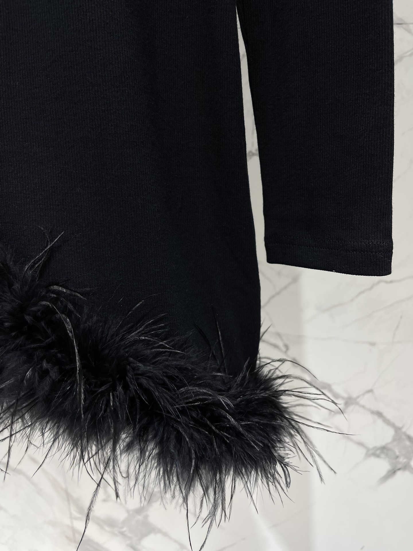 ミュウミュウ スカートスーパーコピー ワンピース 高級感 もこもこ ファッション 暖かい 冬服 ブラック_6
