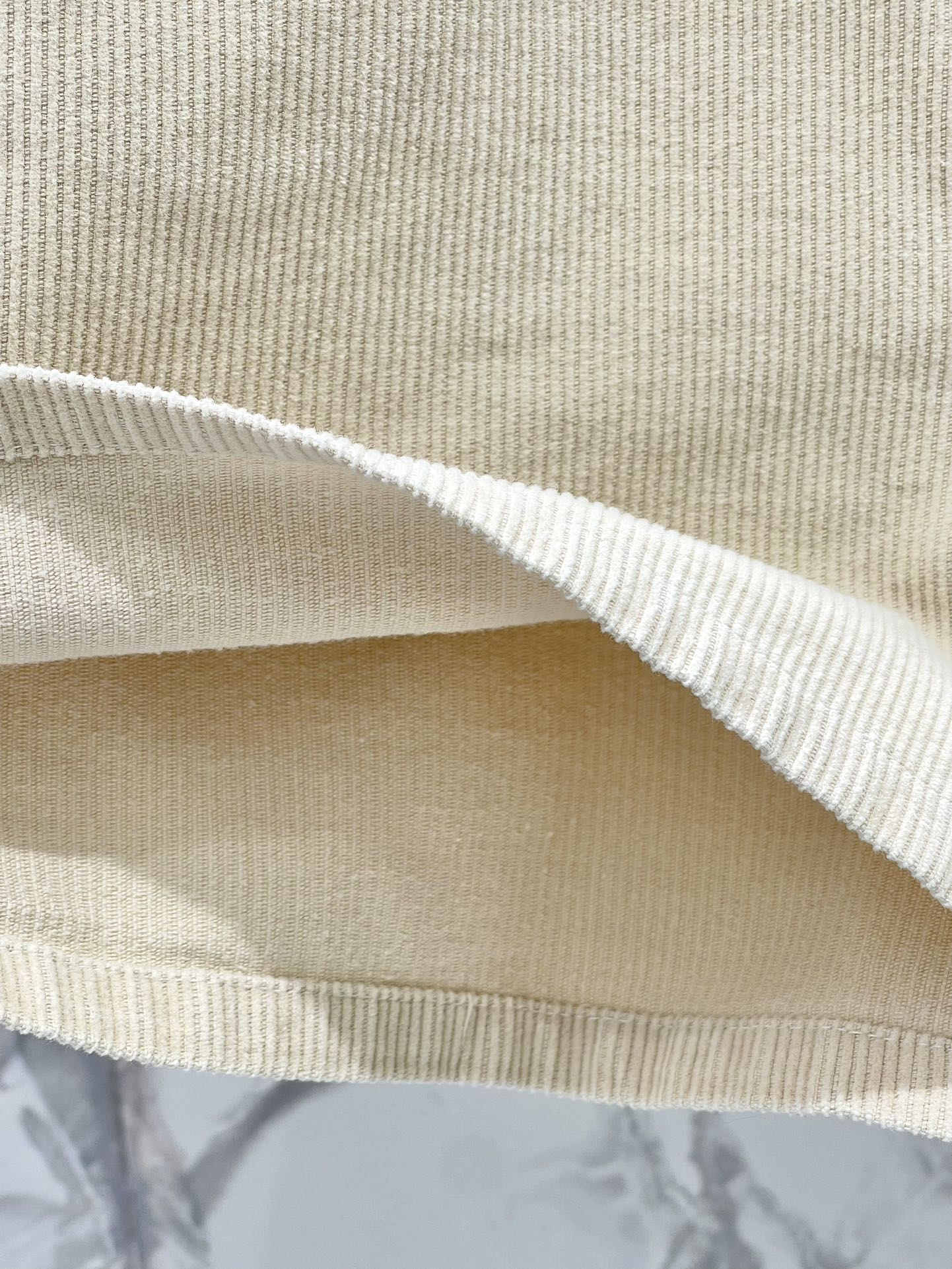 NEW夏のミュウミュウ パンツ偽物 ショットズボン 美脚 デニム素材 A形 シンプル レディース ホワイト_5