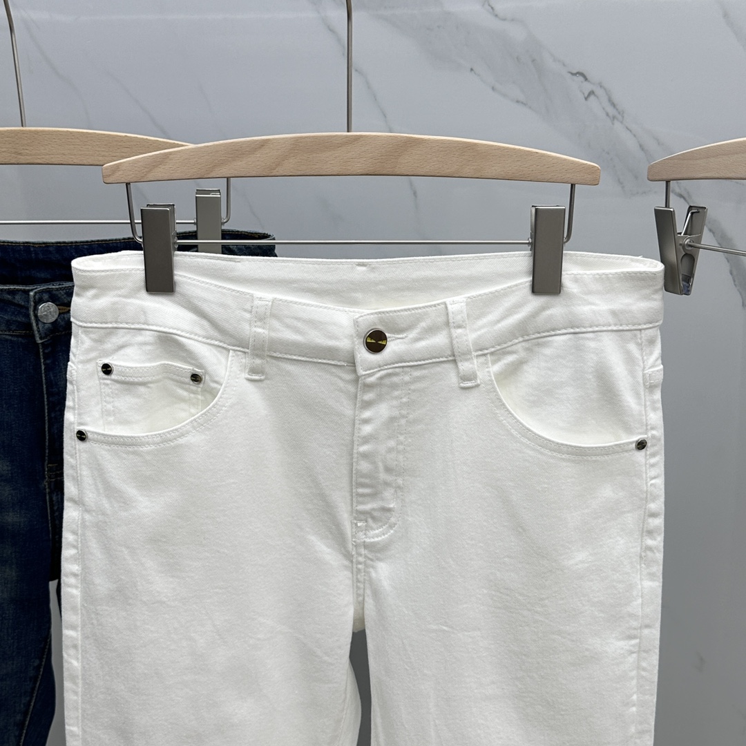 新作入荷格安 フェンディ服メンズコピー デニム素材 筒形パンツ ズボン ファッション シンプル 美脚 品質保証 ホワイト_5