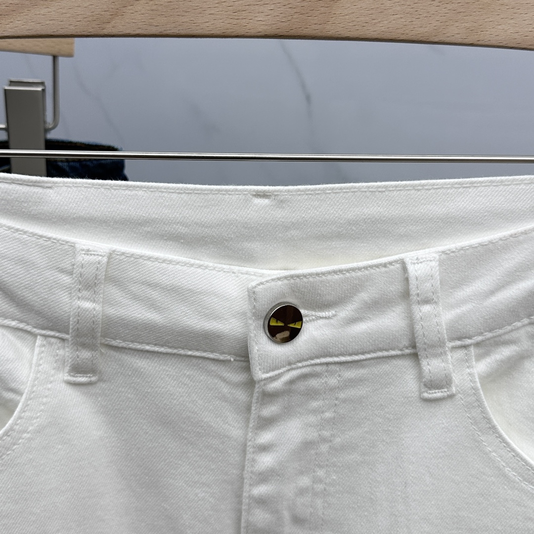 新作入荷格安 フェンディ服メンズコピー デニム素材 筒形パンツ ズボン ファッション シンプル 美脚 品質保証 ホワイト_6